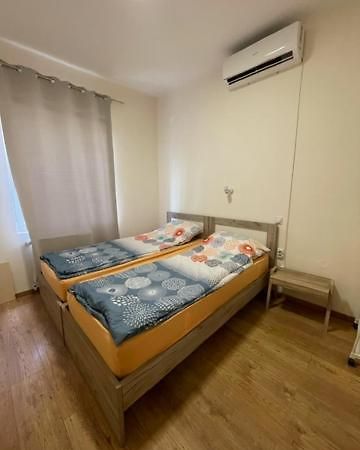 R&K Hostel Skopje Bagian luar foto