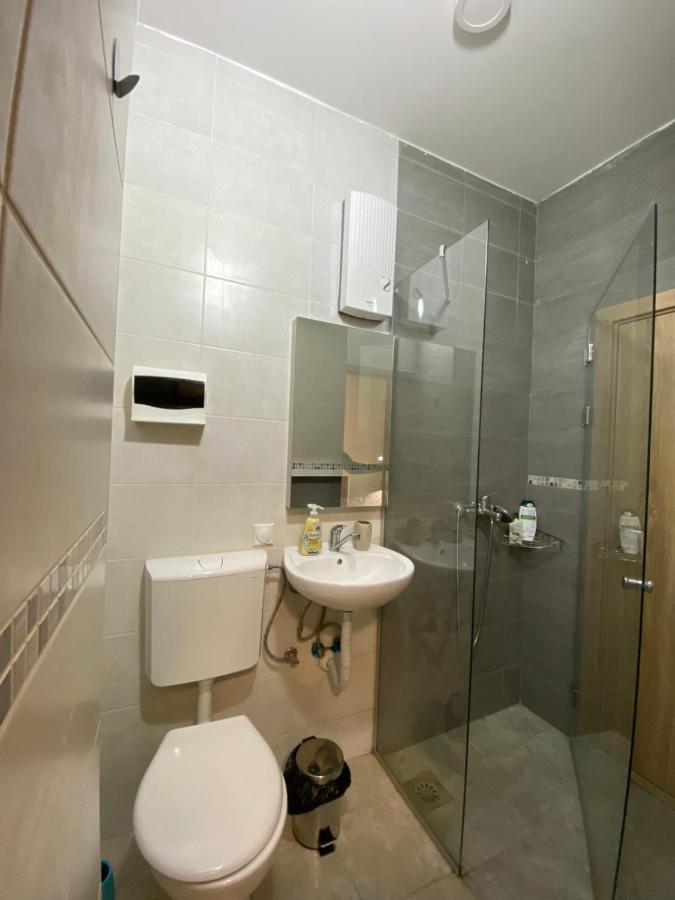 R&K Hostel Skopje Bagian luar foto