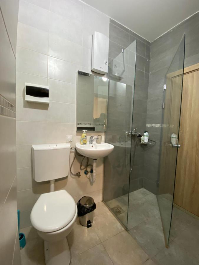 R&K Hostel Skopje Bagian luar foto